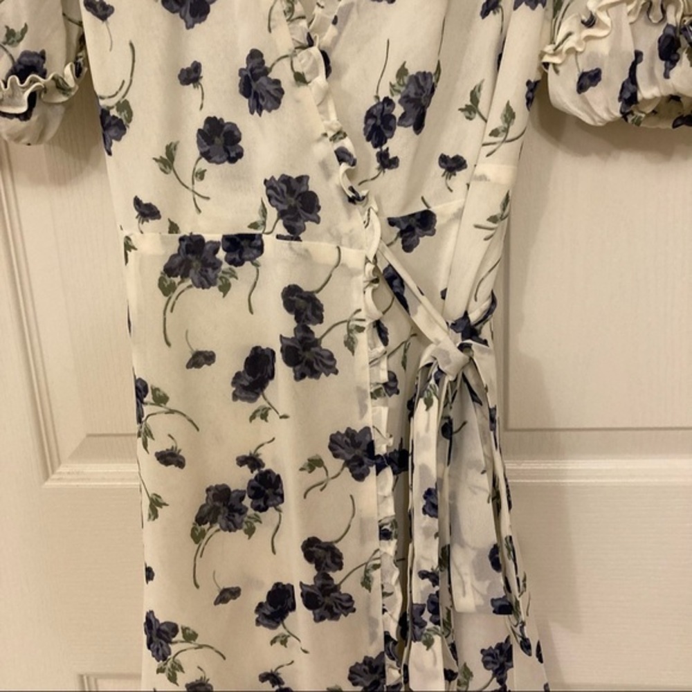 REFORMATION Tanna Floral Wrap Dress with frilly ruffles in Blueberries Size S - Picture 9 of 14